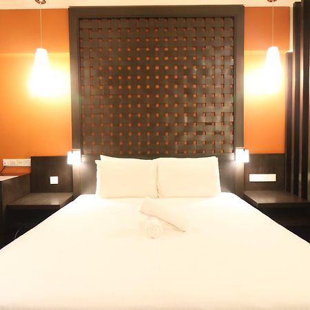 Millennium Suite At Pyramid Tower Petaling Jaya Exterior foto