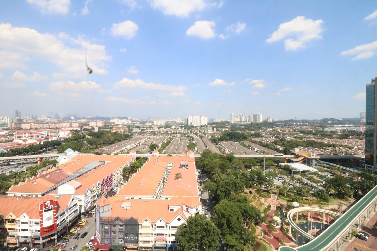 Millennium Suite At Pyramid Tower Petaling Jaya Exterior foto